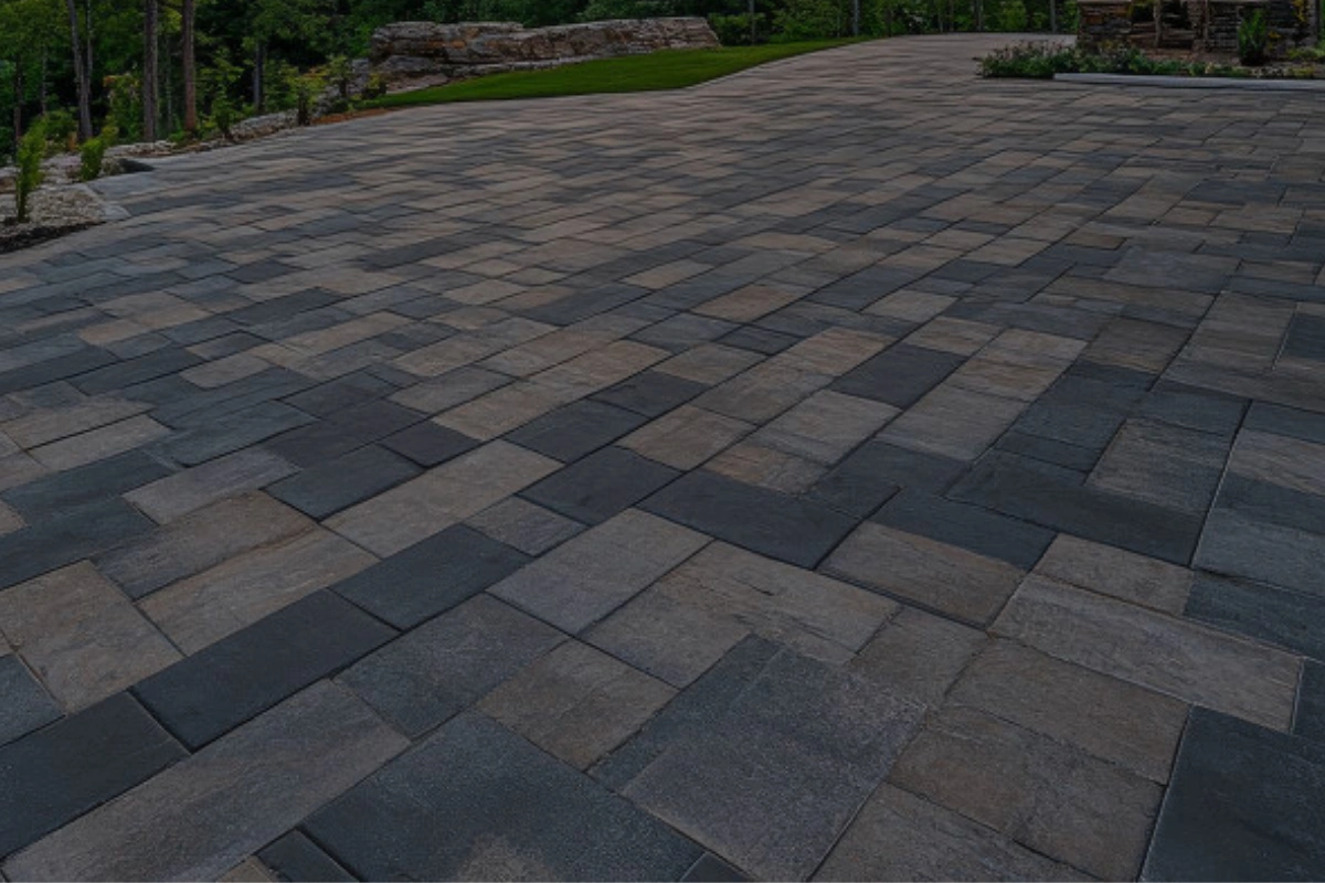 Custom outdoor paver features in Dallas
